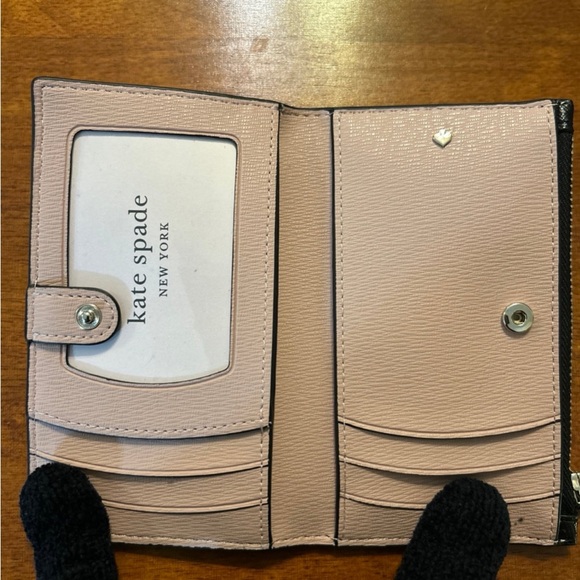 NWT $98 Kate Spade slim bifold wallet - Picture 3 of 10